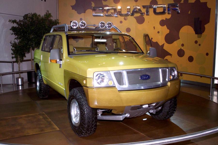  Ford Equator Concept 2000 года  (фото 3 из 15)